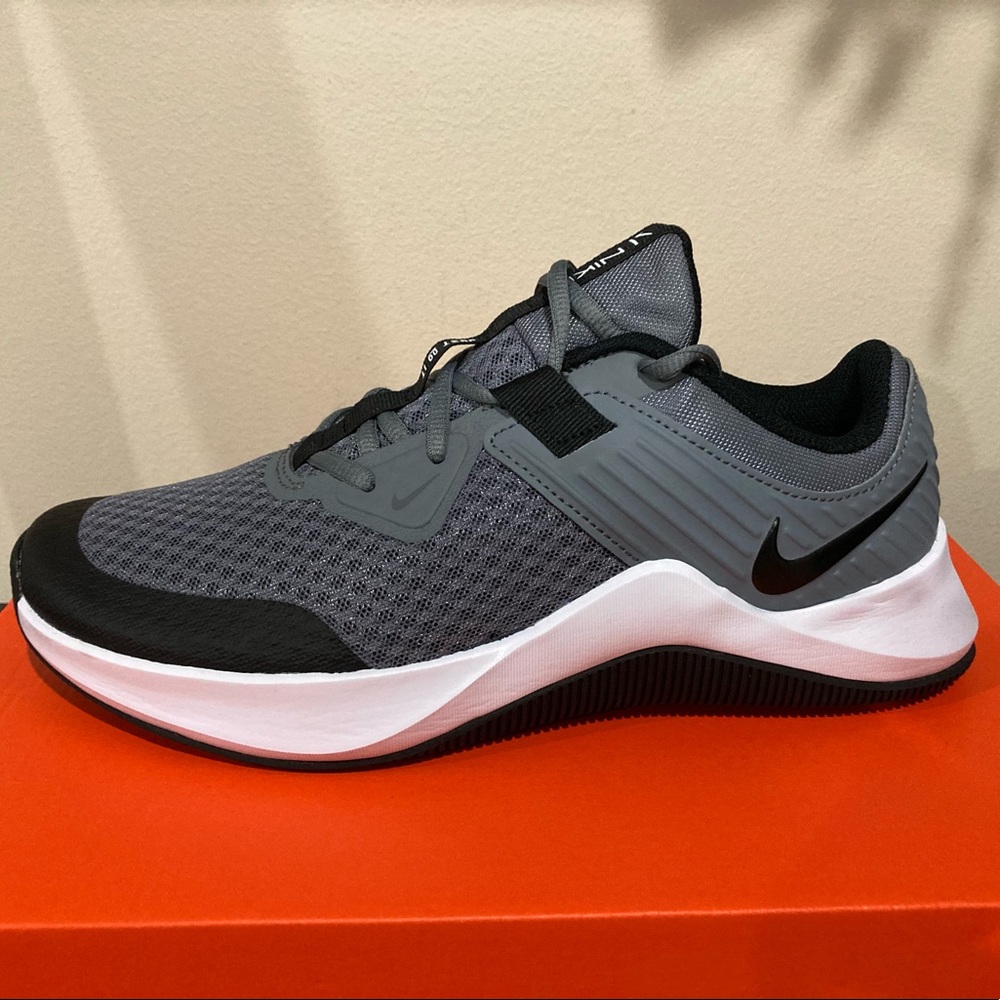 NIKE MC TRAINER MENS SHOES